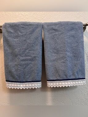 Vintage Dundee Blue Gray Lace Bath Towels Set of 2